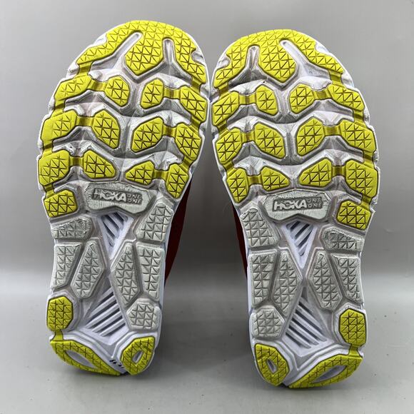 Athletic_Shoes